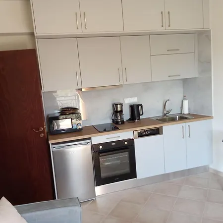 Alkioni Suites, Beachfront, With Mountain View * קוקינוס פירגוס