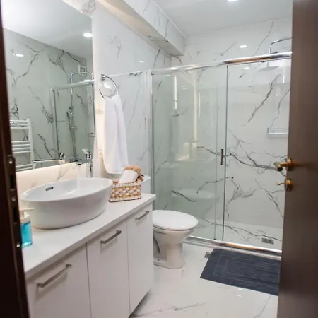 דירה Alkioni Suites, Beachfront, With Mountain View