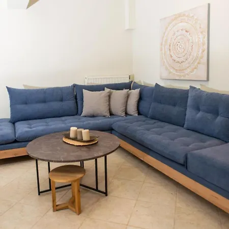 Alkioni Suites, Beachfront, With Mountain View * Kokkinos Pirgos (Heraklion)