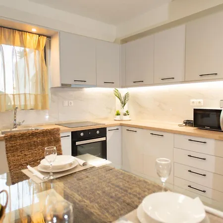 Apartment Alkioni Suites, Beachfront, With Mountain View Kokkinos Pirgos (Heraklion)